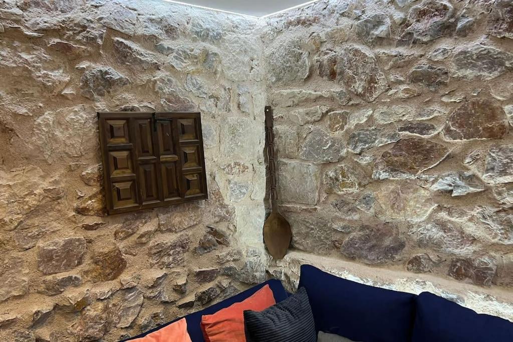 Stone Inn Near Acropolis & Metro 石头记 Felsenhohle Athen Eksteriør bilde